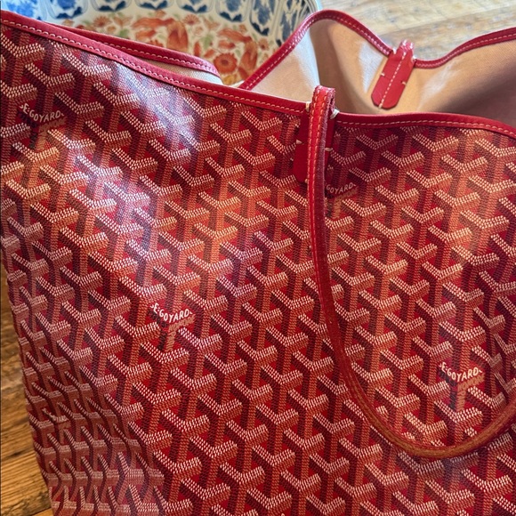 Goyard.  Fabulous Red Patterned Tote Bag - Designer Style. - Picture 2 of 9